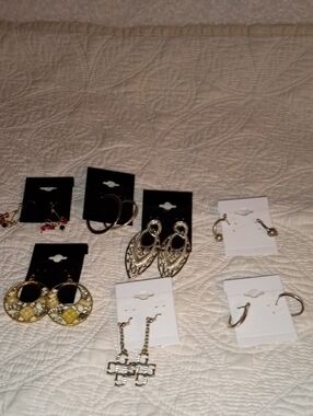 Mixed Metal Women’s Earrings Set in Silver and Gold Tones